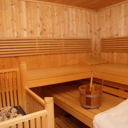 Haus Dorfblick 招待所 4*