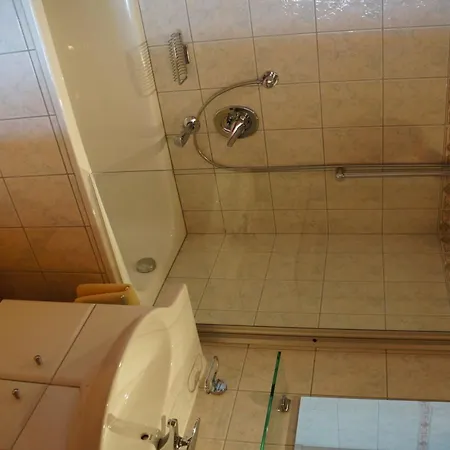 Πανσιόν Haus Dorfblick 4*