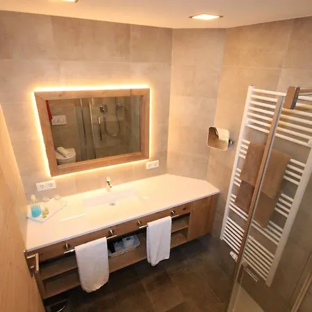 Haus Dorfblick 招待所 4*