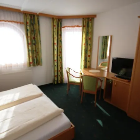 Haus Dorfblick 招待所 4*