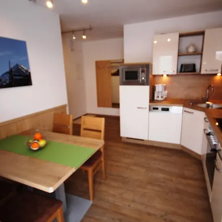 게스트하우스 Haus Dorfblick 4*