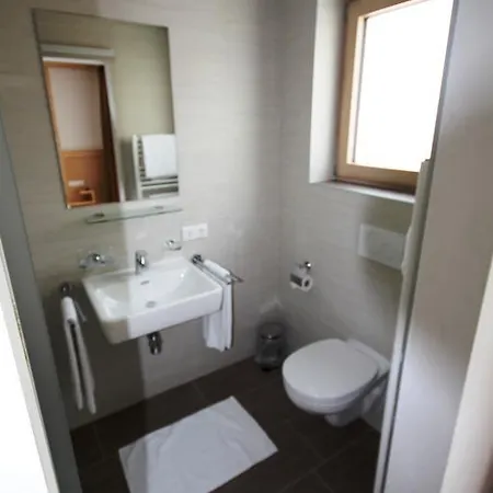 招待所 Haus Dorfblick 4*