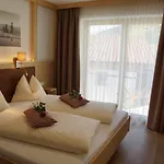Гостевой дом Haus Dorfblick 4*