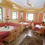 Haus Dorfblick Гостевой дом 4*