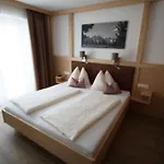 Haus Dorfblick Гостевой дом Герлос